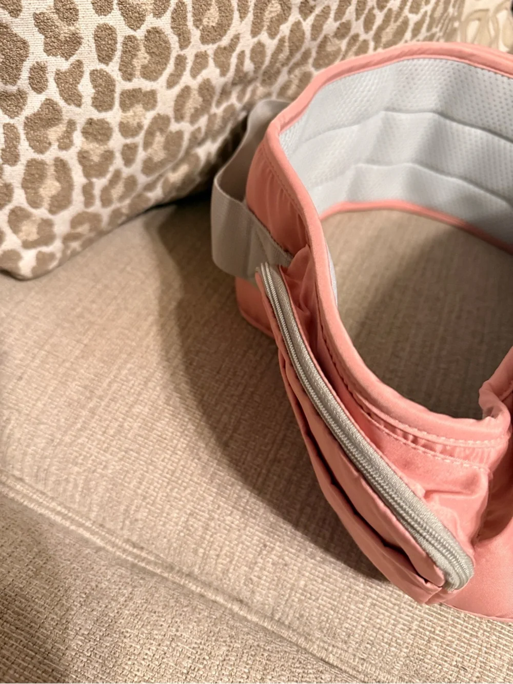 💫Brand New Pink Waist Bag - Women's Hands-Gabesy Baby Seat Carrier 💖